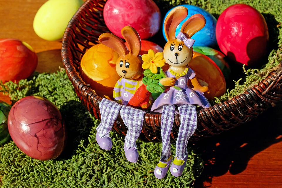 Крашеные яйца и кролики — неизменные атрибуты Пасхи во многих европейских странах. Фото: сайт pixabay