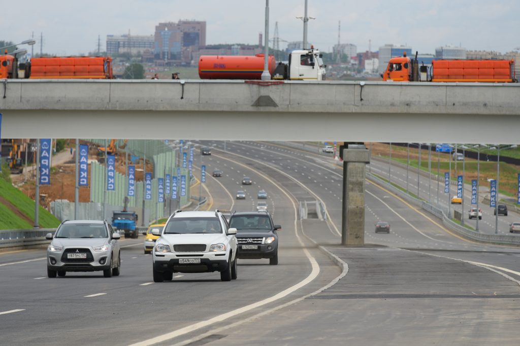 Транспорт будет курсировать по районным дорогам и по Калужскому и Киевскому шоссе. Фото: Виктор Новиков