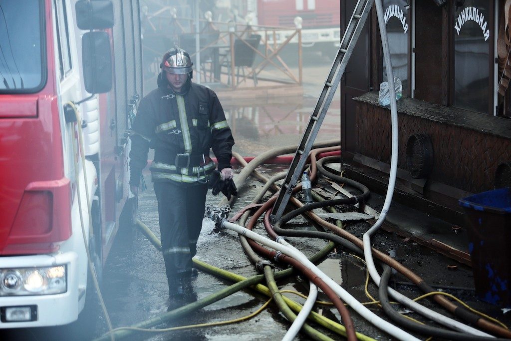В Новой Москве потушили 1000-метровый пожар на строительном рынке