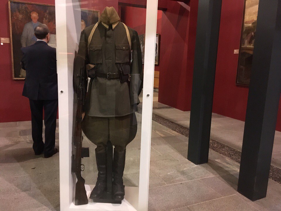 Выставка «Живая летопись войны» открылась в зале Музея Победы. Фото: Наталья Мезенцева