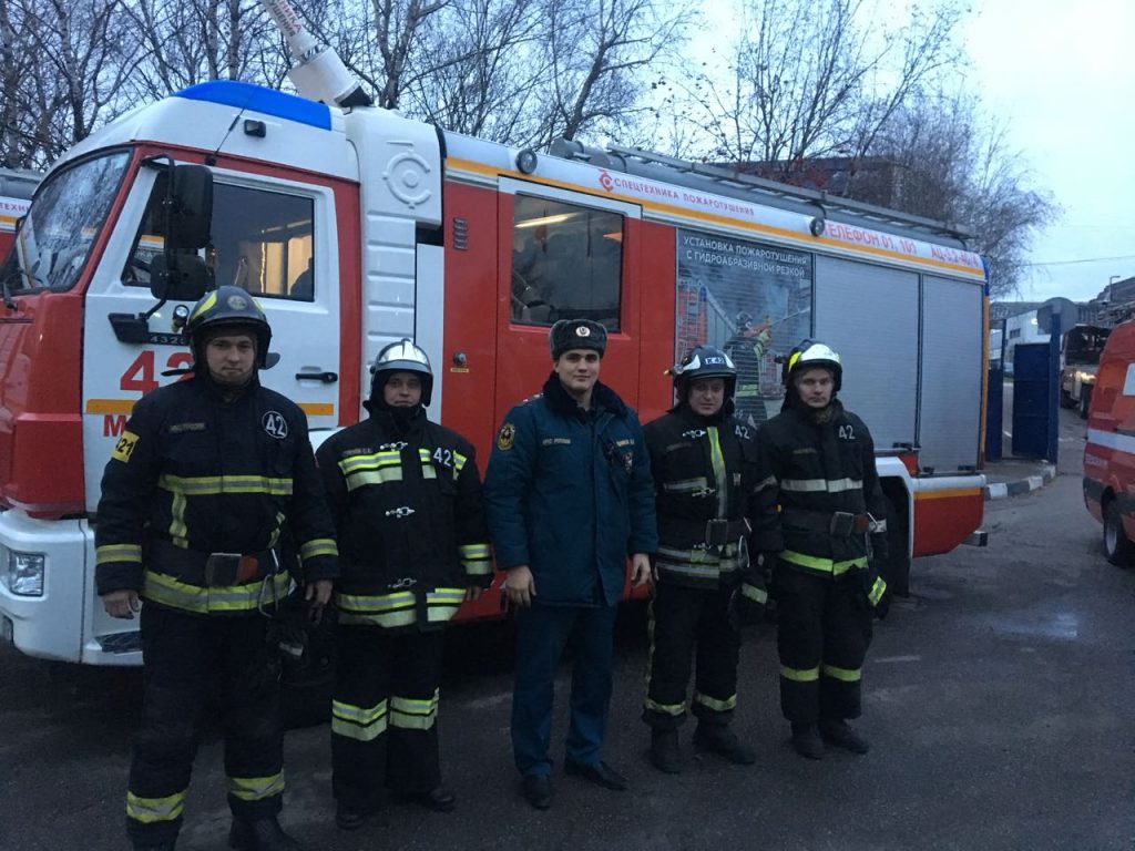 Спасатели провели профилактические беседы с жителями Новой Москвы