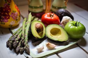 Авокадо и овощи. Фото: pixabay