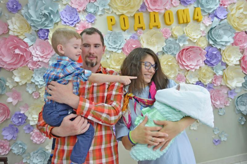 В московских семьях родились почти 2,5 тысячи детей