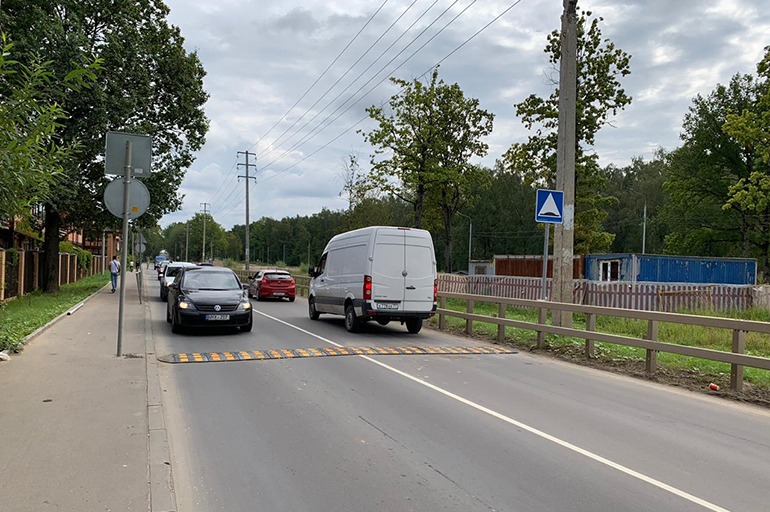 Безопасность на дорогах: «лежачие полицейские» закрепили в Сосенском