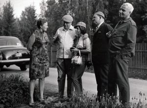 9Larisa ZHadova Konstantin Simonov Pablo Neruda s zhenoy Matildoy Urrutia v Krasnoy Pahre 1960 e