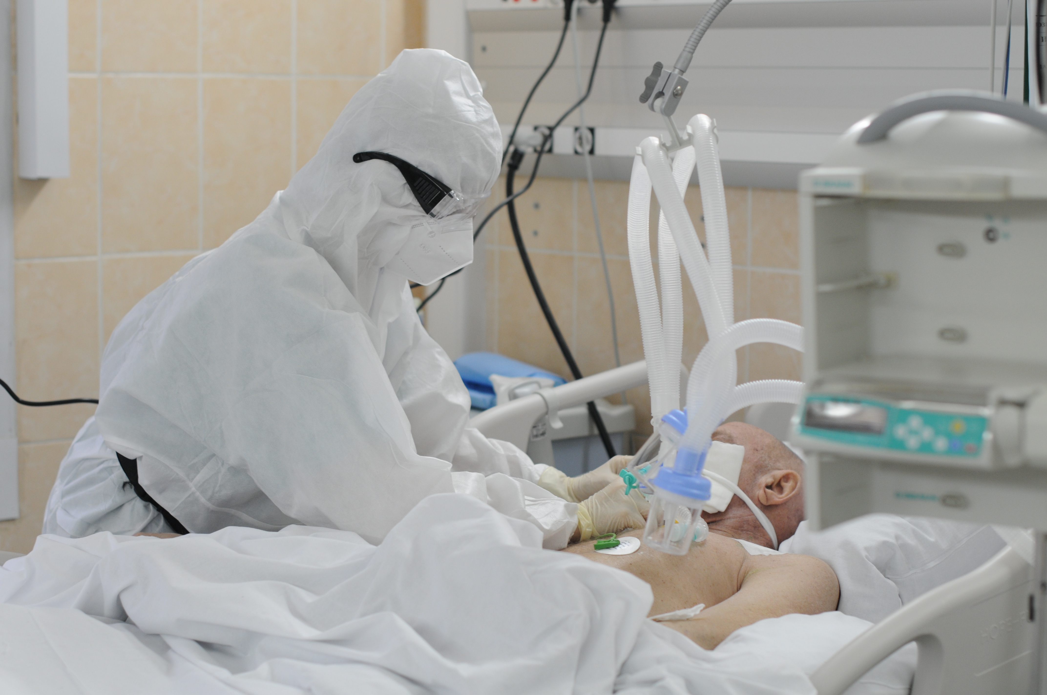 Еще 6,8 тысячи человек с коронавирусом зафиксировали в Москве