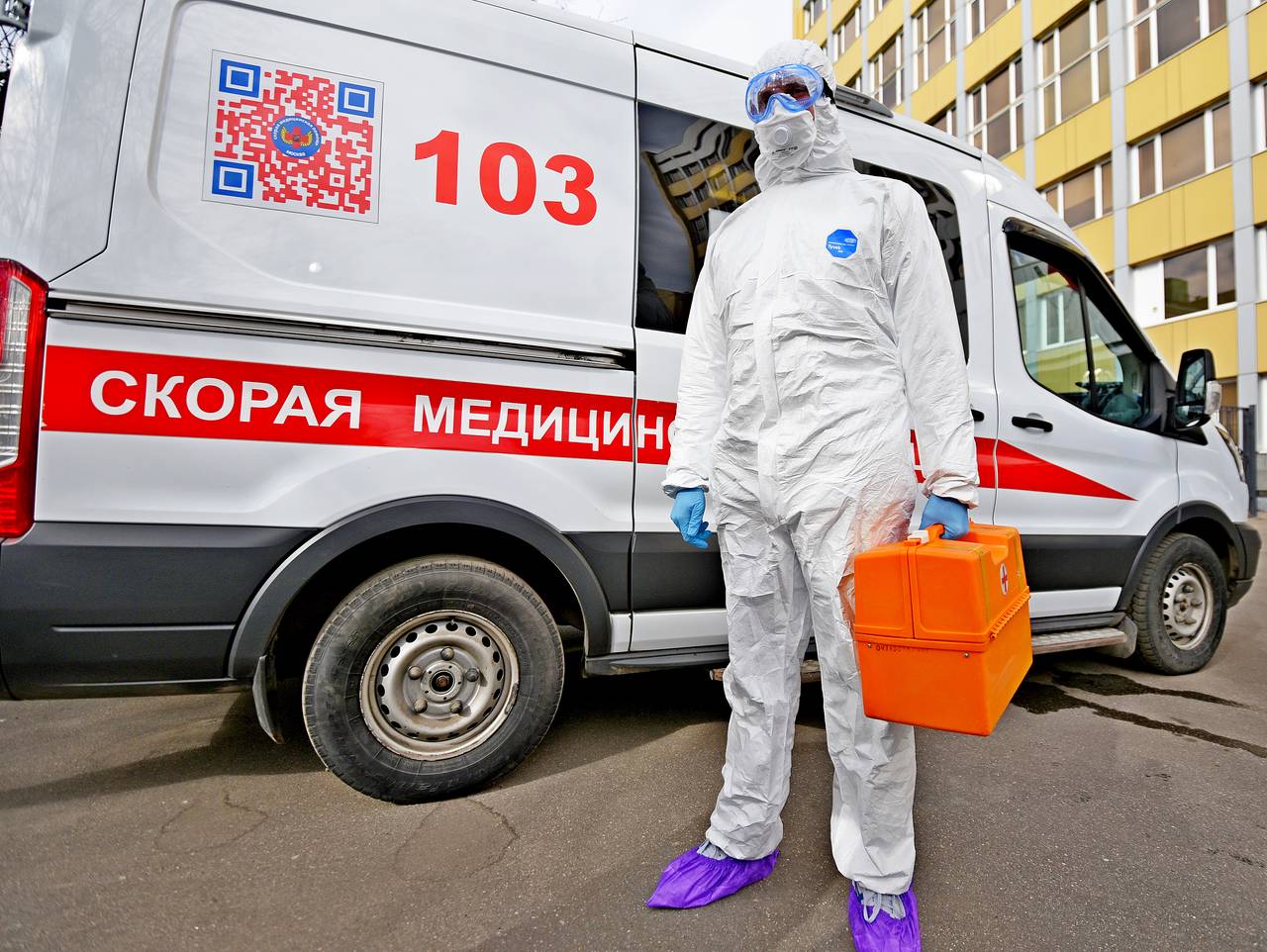 Свыше 7,4 тысячи человек в Москве за сутки заразились коронавирусом