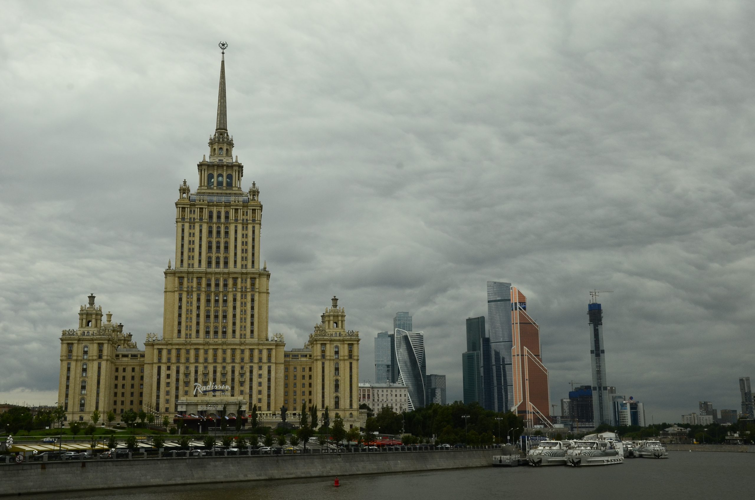 Теплая погода без осадков ожидается в Москве