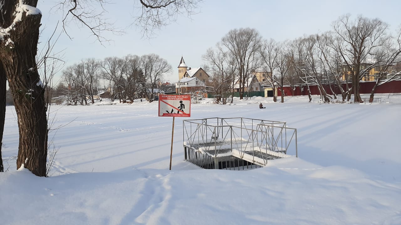 Проверку ледовой обстановки на водоеме провели в поселении Десеновское