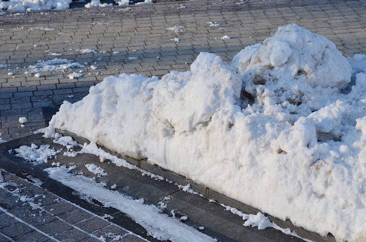 Последствия снегопада устранили в поселении Кокошкино