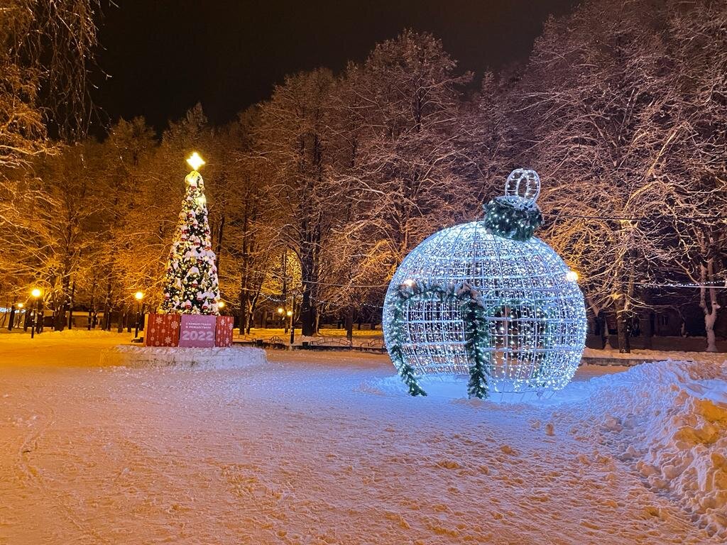 Новогоднее уличное украшение установили в поселении Михайлово-Ярцевское