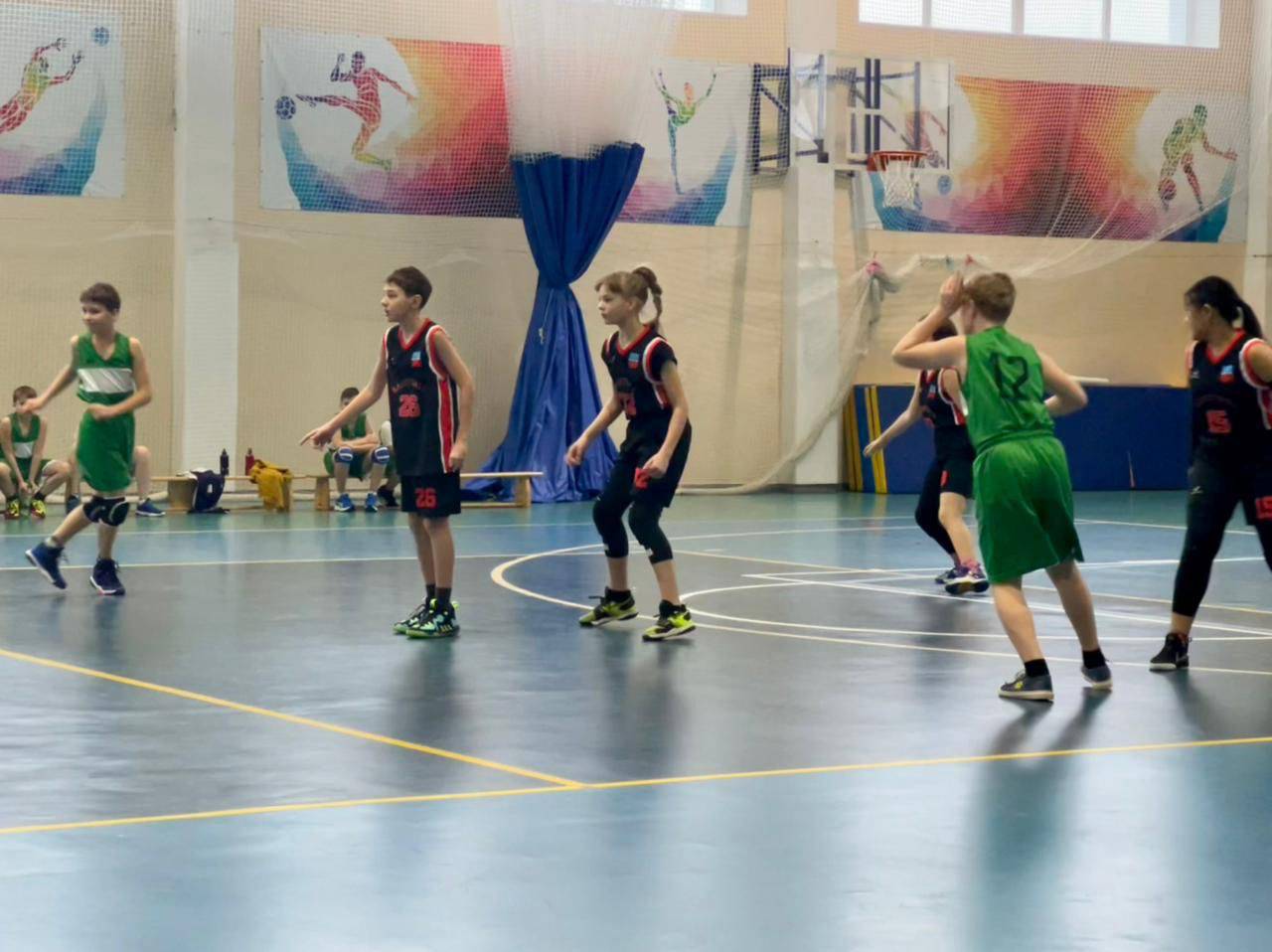 Спортсмены из Десеновского поучаствовали в играх по баскетболу