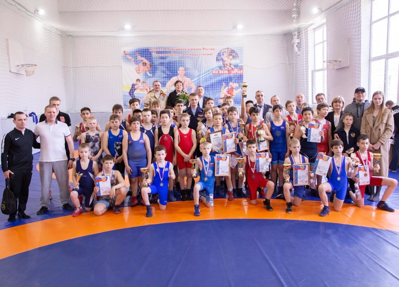 Турнир по греко-римской борьбе состоялся в Детской юношеской спортивной школе Щербинки