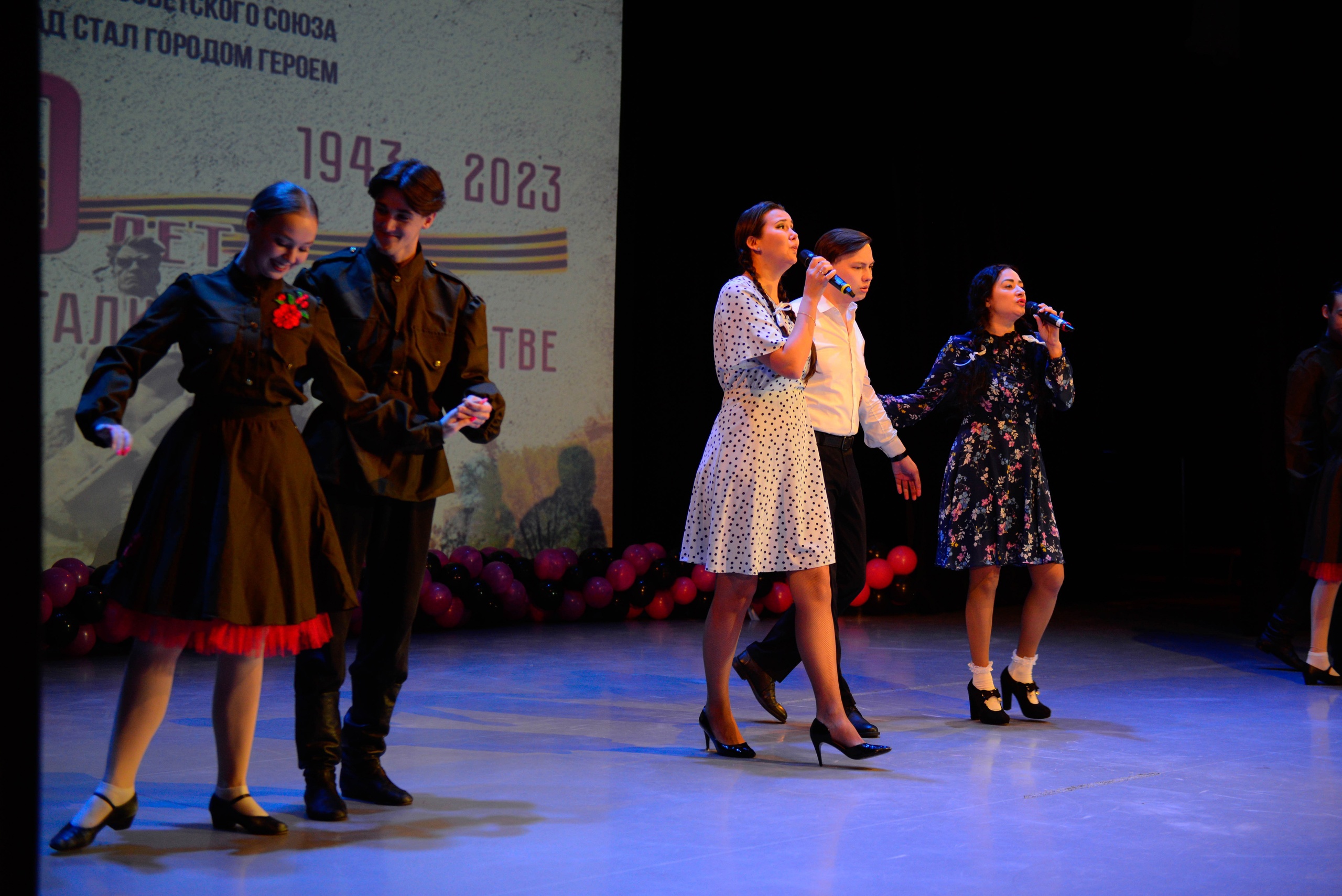 Дорогами войны: концерт в честь Дня разгрома фашистких войск под Сталинградом провели в Московском