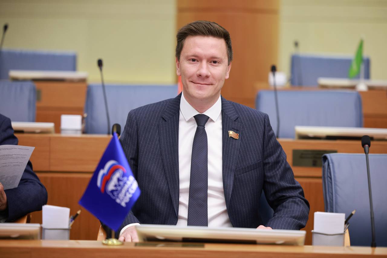 Депутат МГД Козлов: Благоустройство территорий поликлиник сделает их частью комфортной городской среды