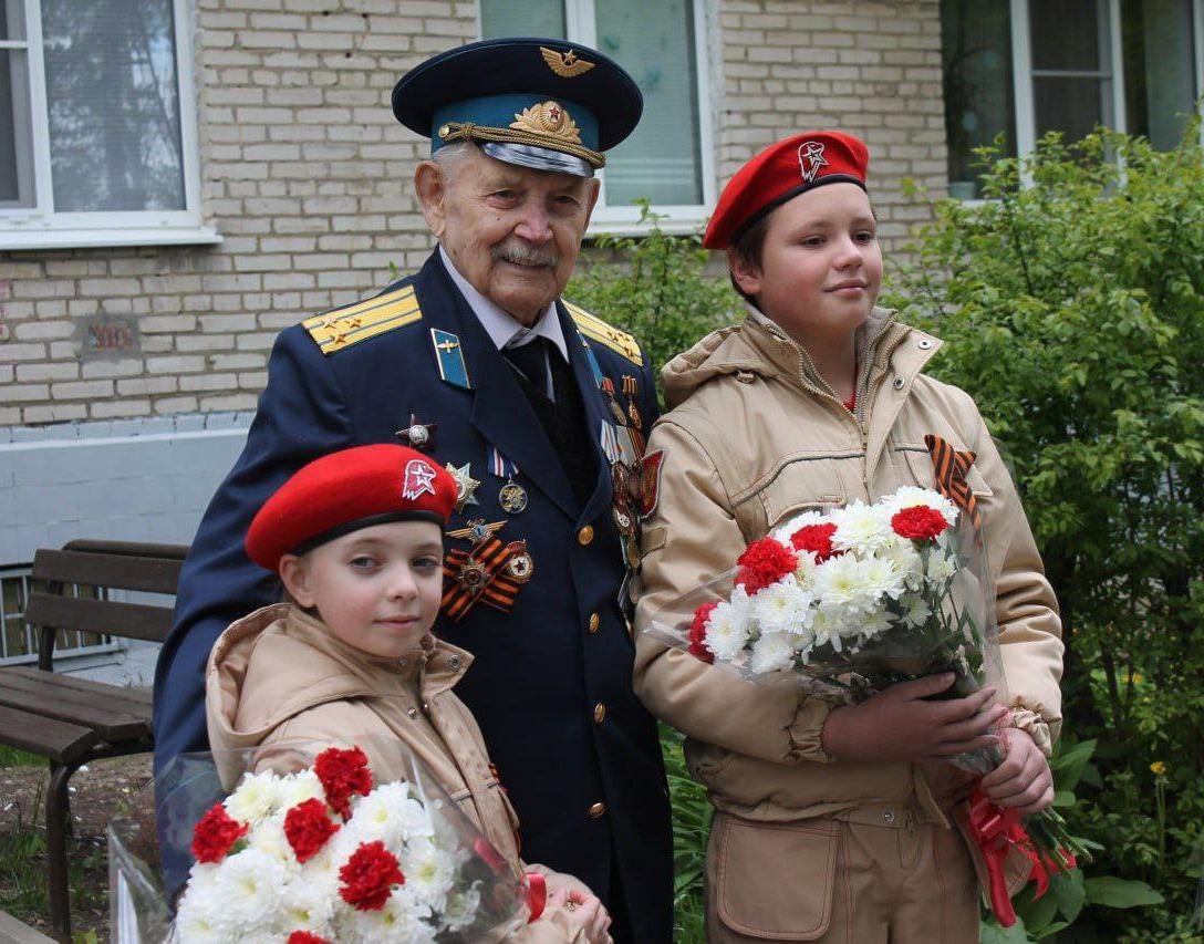 Героям слава: ветеранов Великой Отечественной войны из Щербинки поздравили с Днем Победы