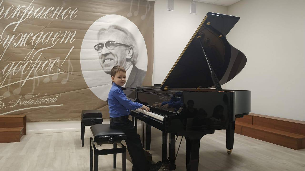 Юные виртуозы, или Ученики Щаповской ДШИ выступили на конкурсе пианистов ТиНАО