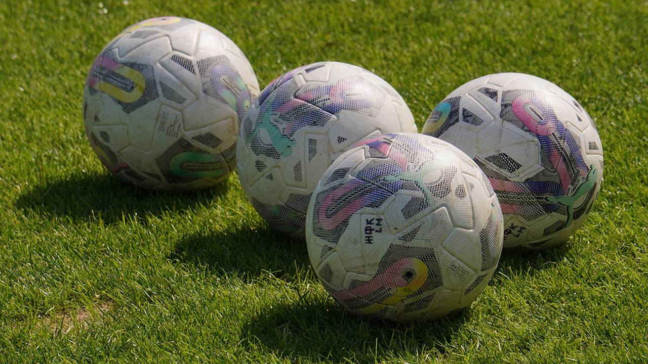 Очередная тренировка по мини-футболу для воспитанников СК «Монолит» состоялась в Роговском